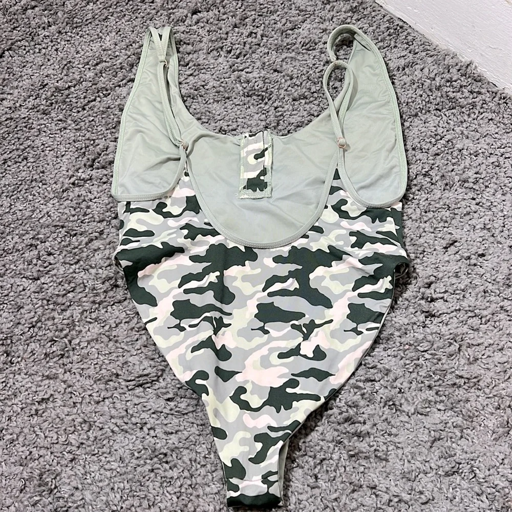 Frankie's Archer Camo Swimsuit Size Large